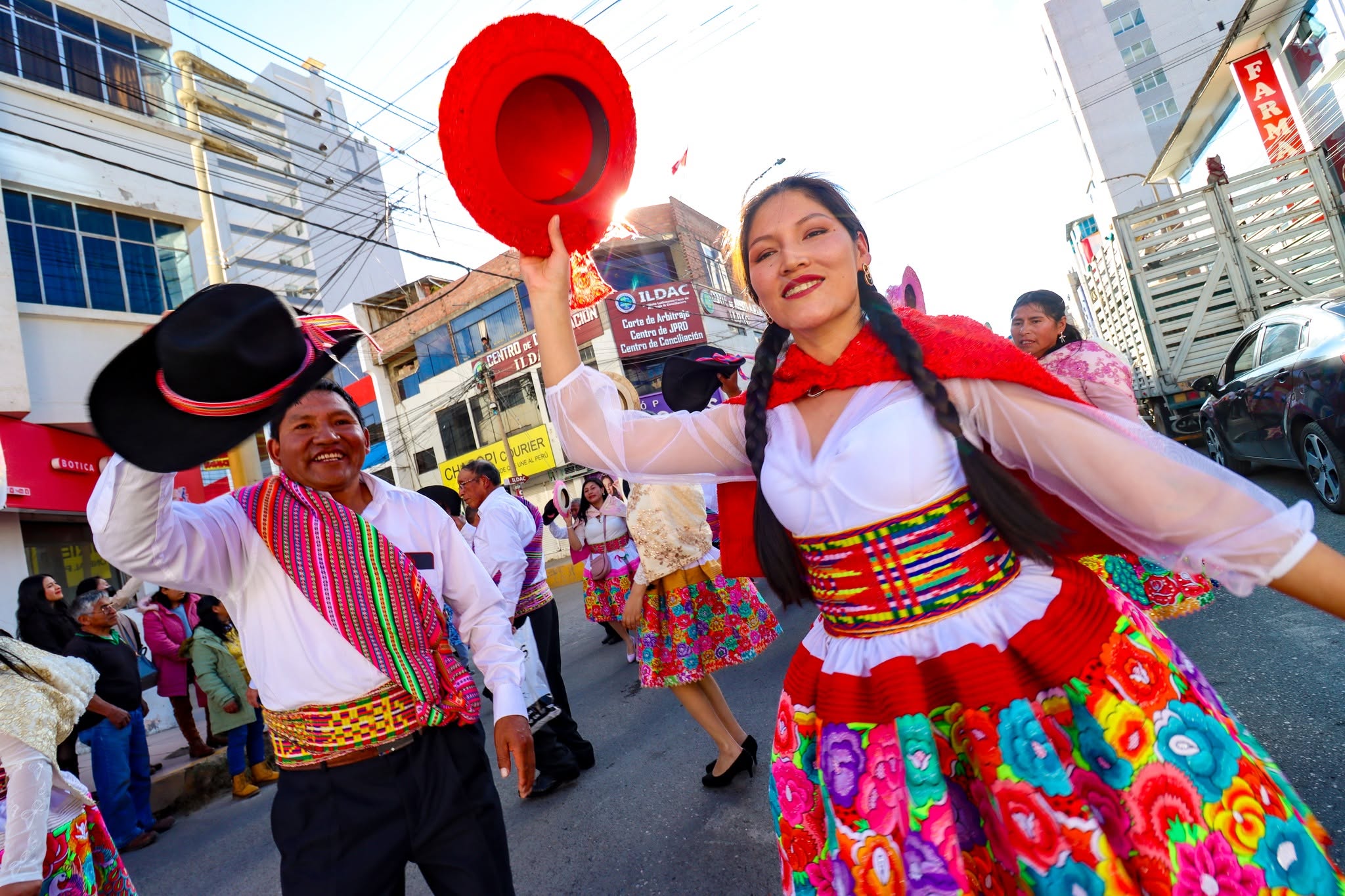 🎉🌿 ¡Desde este 24 de julio, vive la magia de los Carnavales de Santiago en Huancayo! 🌿🎶